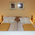 Winzerhof Gietzen Hotel