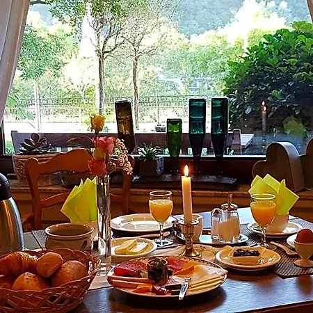 Winzerhof Gietzen Hotel *